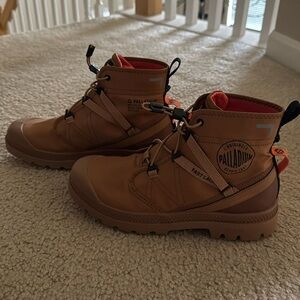 Palladium’s boots BRAND NEW
